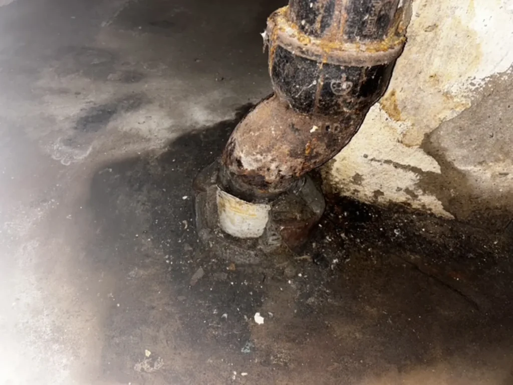 Undichte Rohrleitung als Ursache eines Wasserschadens
